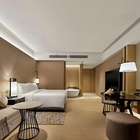 Hilton Shanghai Songjiang Guangfulin Exteriör bild