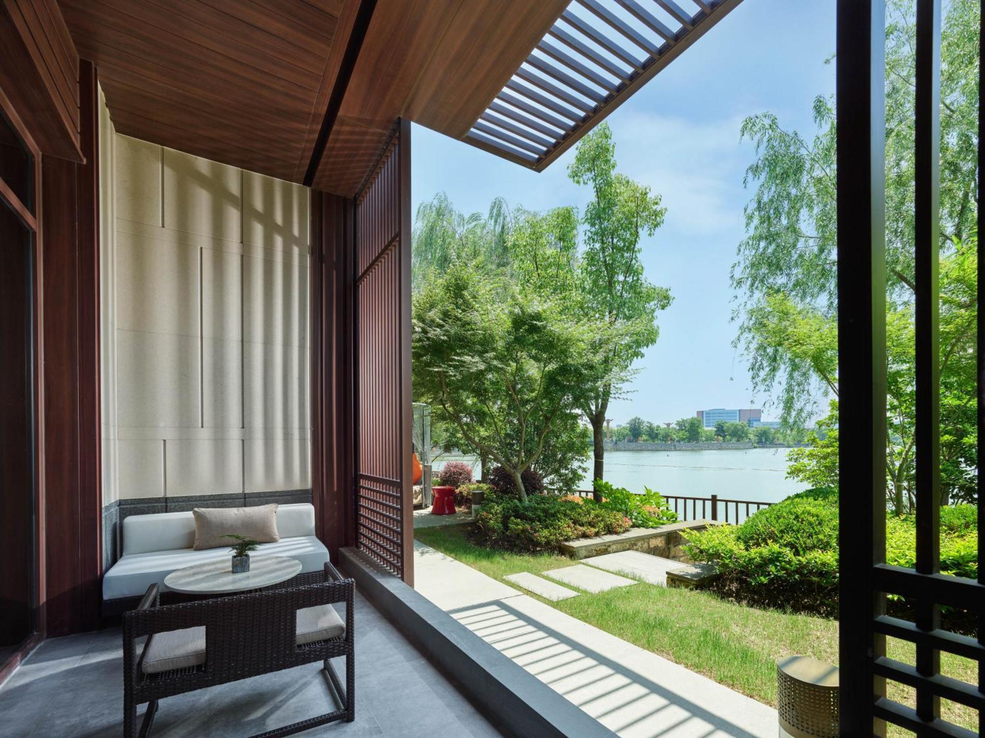 Hilton Shanghai Songjiang Guangfulin Exteriör bild