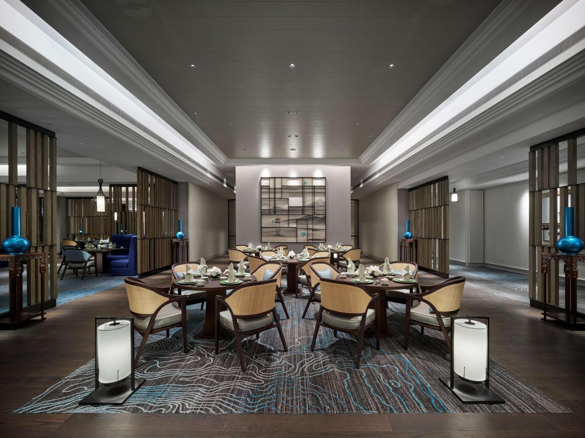 Hilton Shanghai Songjiang Guangfulin Exteriör bild