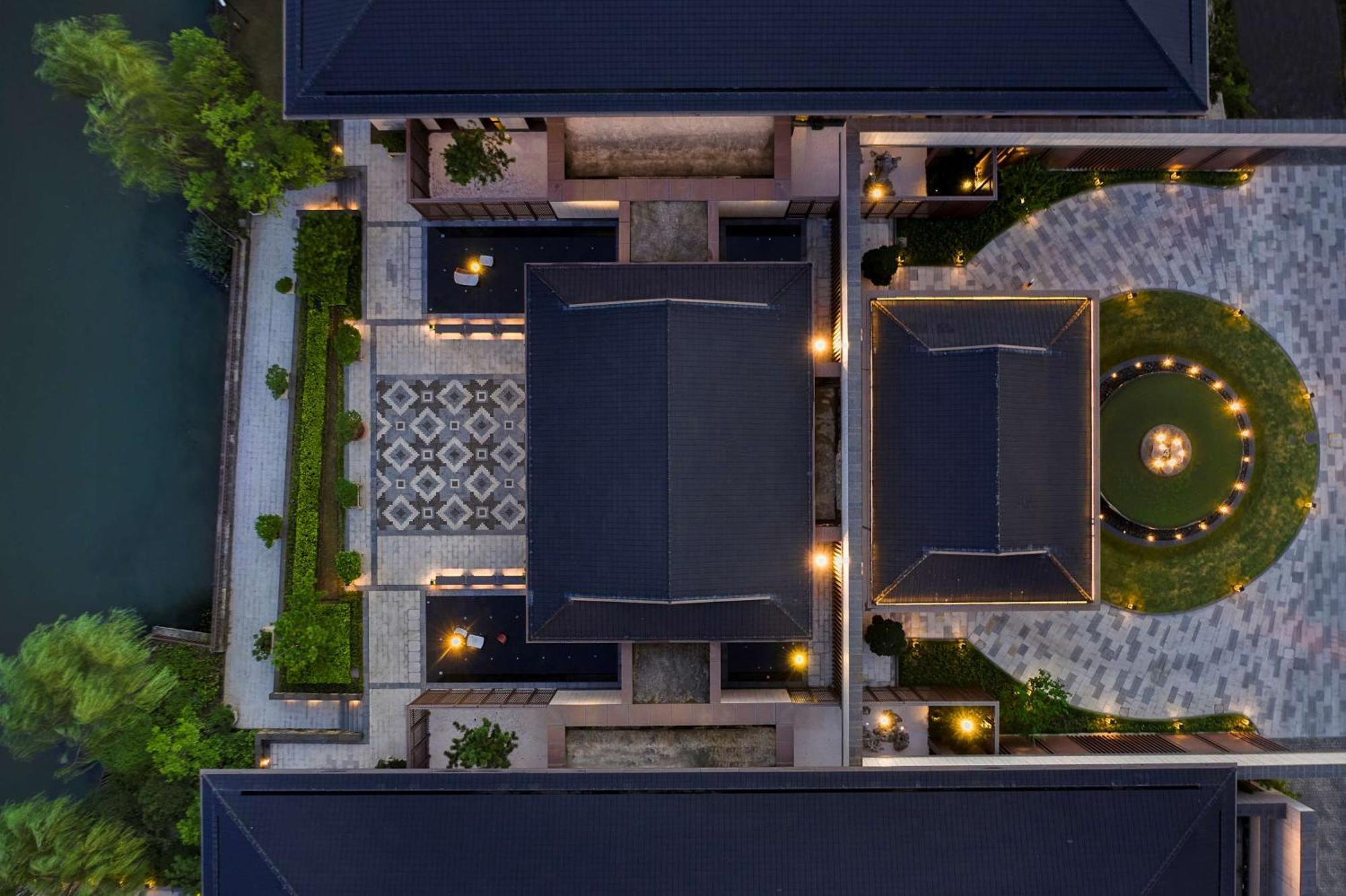 Hilton Shanghai Songjiang Guangfulin Exteriör bild